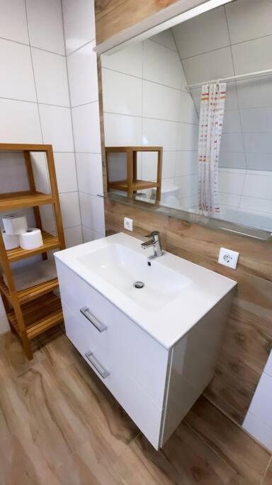 Ferienwohnung Am Schloss Leipheim Naehe Legoland Ngoại thất bức ảnh